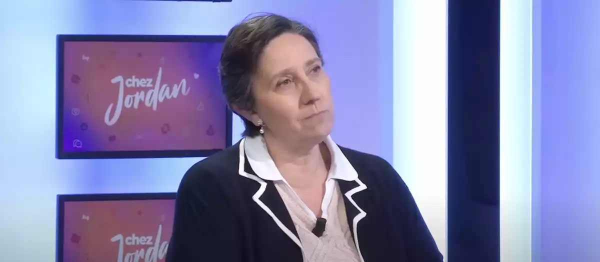 Michel Cymes saisit l’Arcom : la polémique enflamme le petit écran français