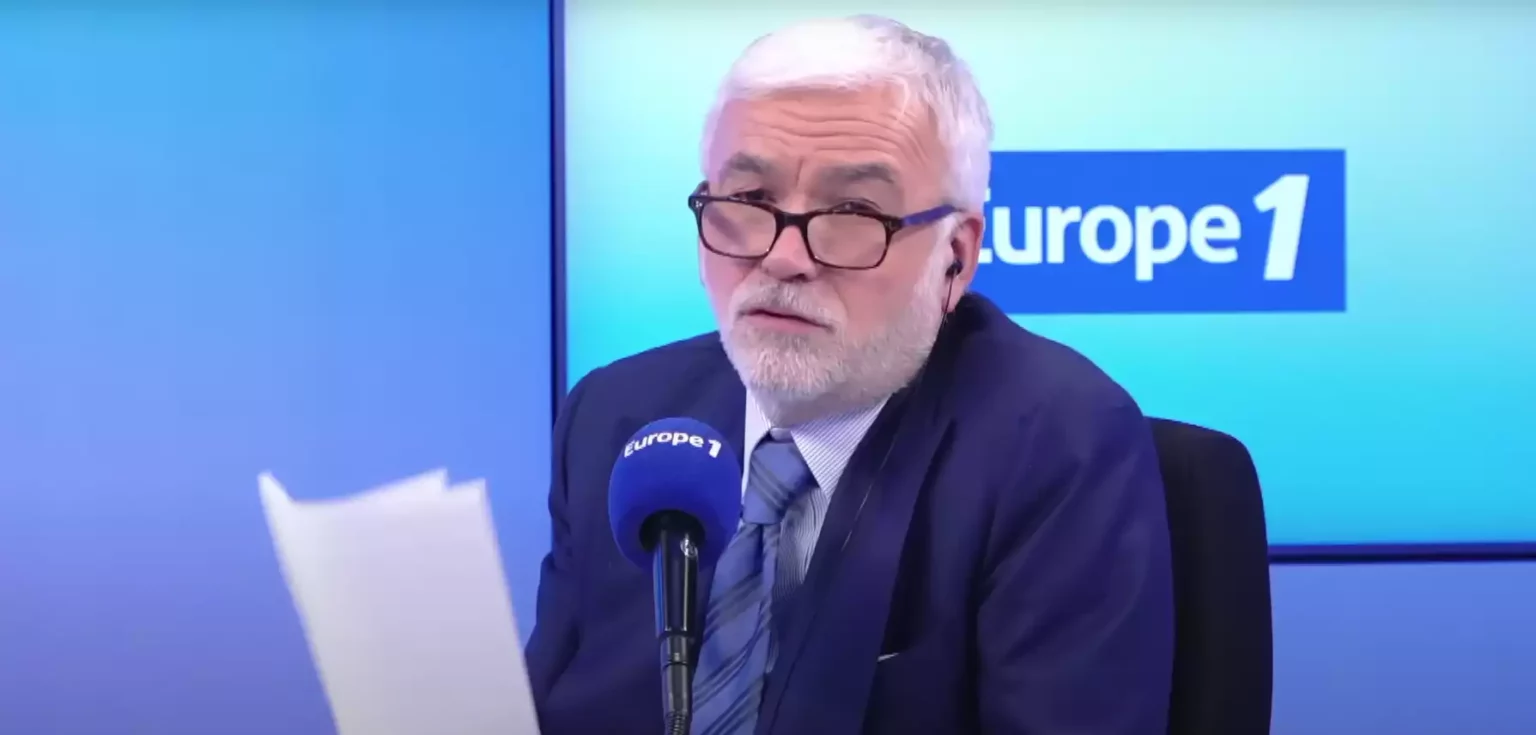 Pascal Praud veut lister les critiques du RN : levée de boucliers médiatique