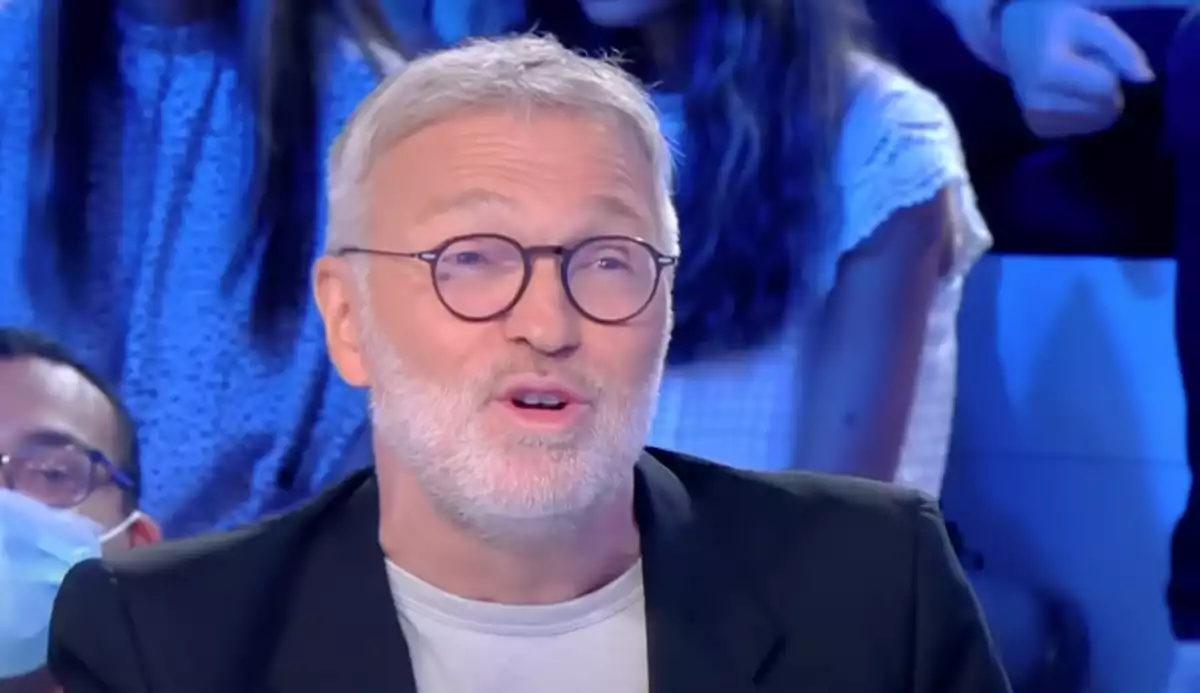 Léa Salamé révèle ses débuts et rend hommage à Laurent Ruquier