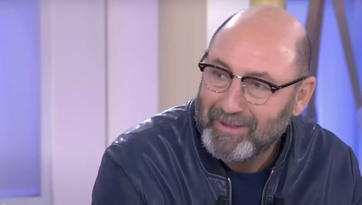 Kad Merad et Julia Vignali en guerre contre leur architecte : le rêve bourguignon finit au tribunal