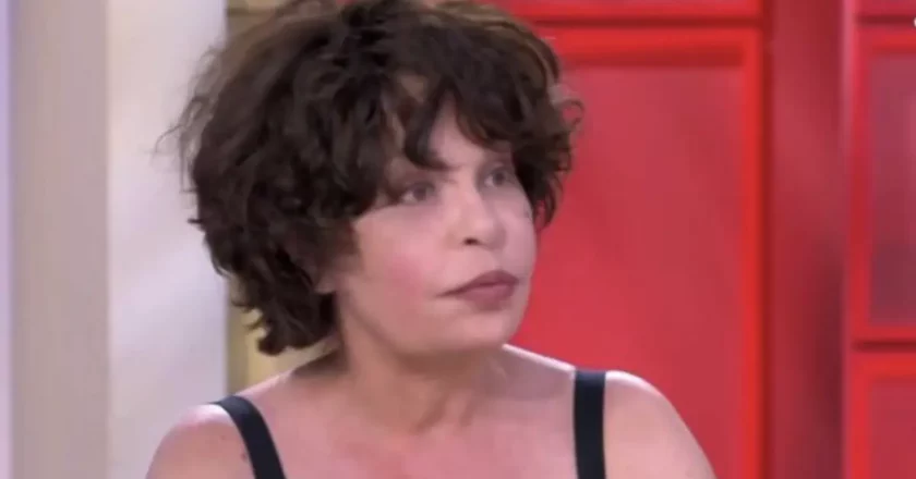 Isabelle Mergault sans pitié face à la dernière performance « pathétique » de Renaud