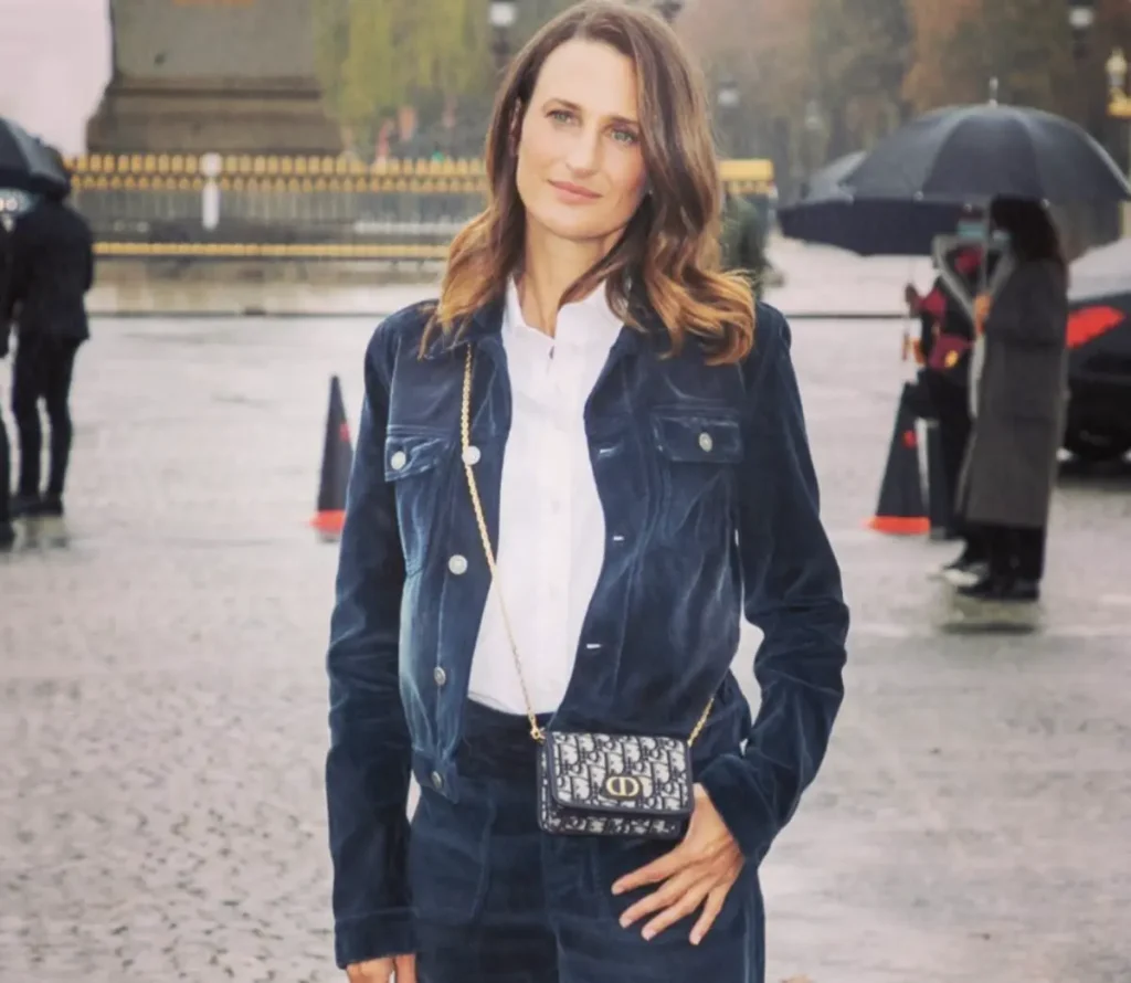 De « Connasse » à Tiffany & Co. : l’ascension fulgurante de Camille Cottin