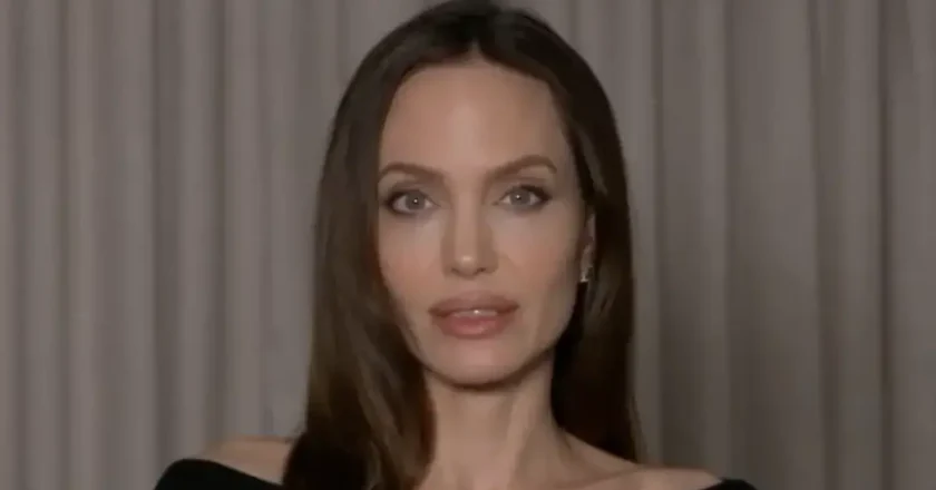 Angelina Jolie dévoile les cicatrices de sa mastectomie