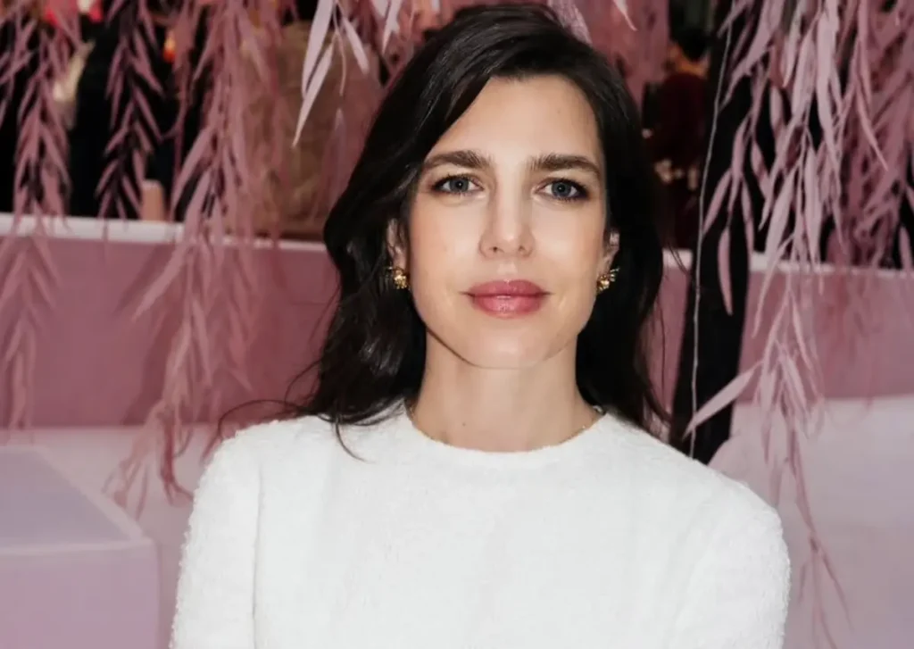 Charlotte Casiraghi aborde l’alcoolisme dans son essai « La Fêlure »