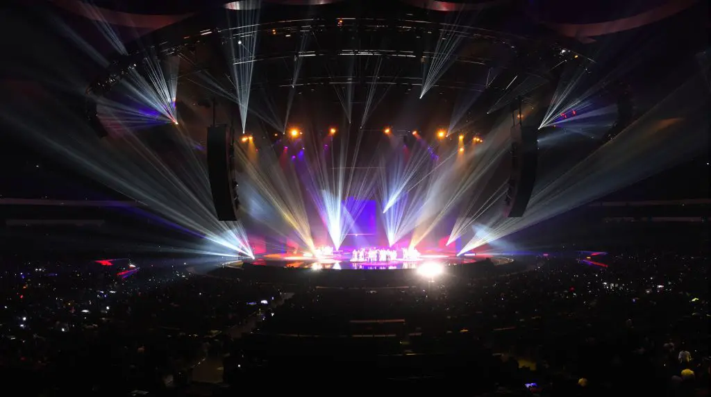 Panique sur la scène des Enfoirés à l’Accor Arena