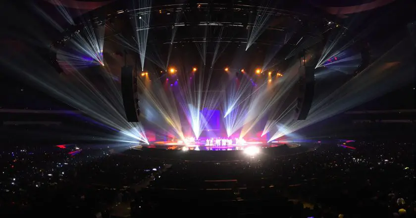 Panique sur la scène des Enfoirés à l’Accor Arena