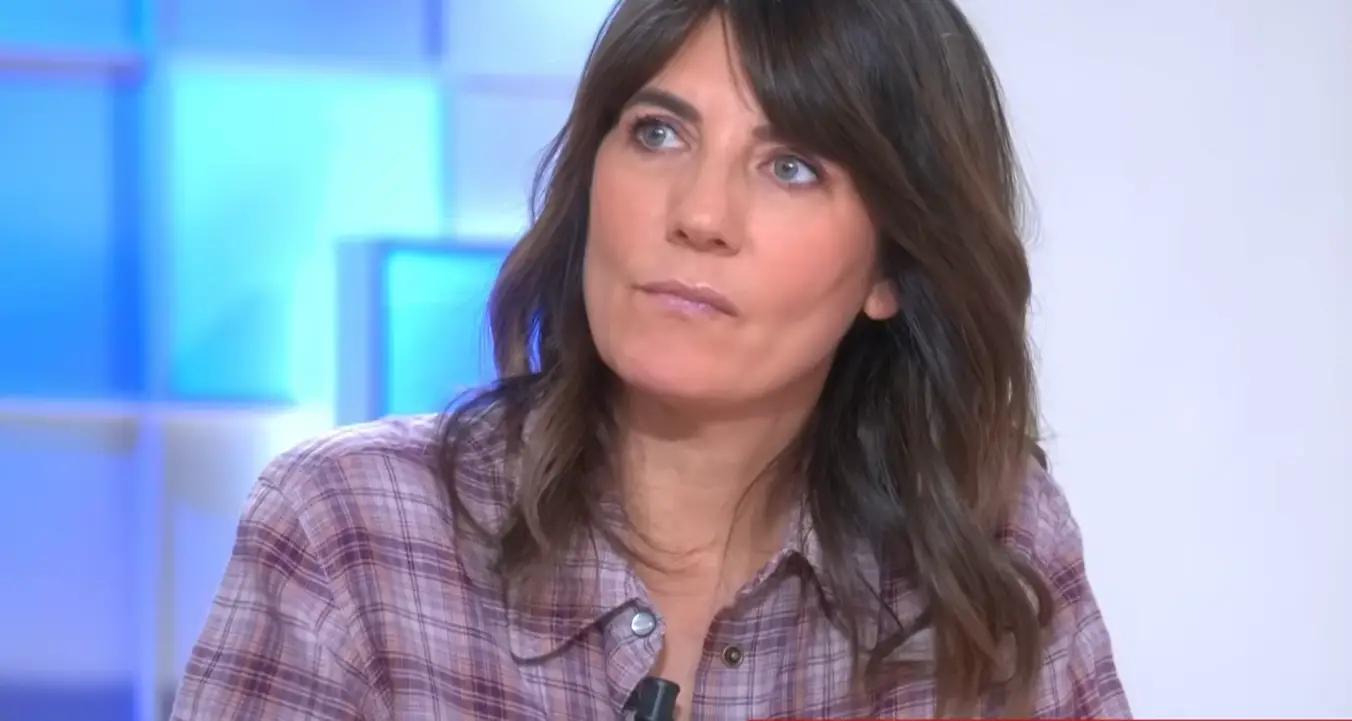 Estelle Denis réagit à la polémique France Pierron : « Ça va trop loin »