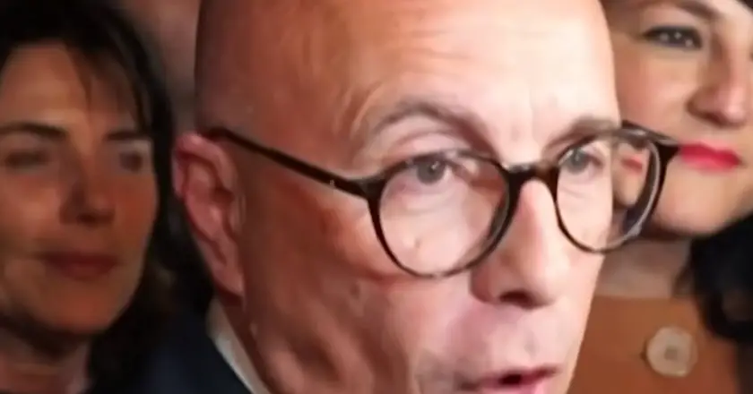 Éric Ciotti comparé à Mussolini : Nathalie Saint-Cricq provoque un scandale politique