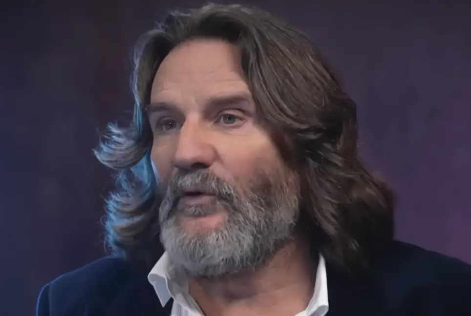 Beigbeder trop ivre pour le plateau : le jour où la vodka a terrassé l’écrivain chez Ardisson