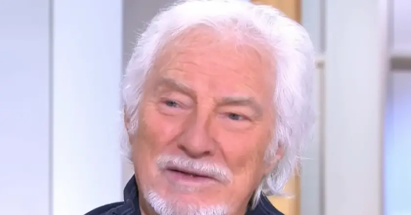 « Je suis vivant ! » : Hugues Aufray dénonce une vaste escroquerie financière sur Facebook