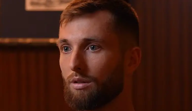 Tennis : Corentin Moutet perd ses nerfs et son short lui valant un avertissement