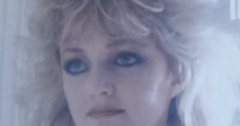 « Son état reste très grave » : Bonnie Tyler sort du coma après une lourde opération chirurgicale