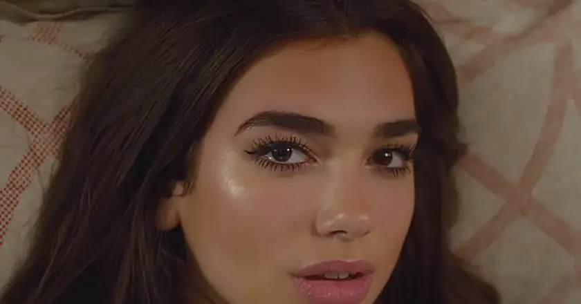 Quelques jours après le mariage de Dua Lipa, son auteur-compositeur retrouvé poignardé à mort