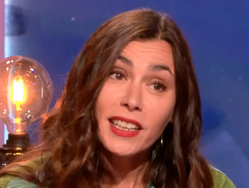 Olivia Ruiz dénonce en direct les intrusions sur la maternité à la télévision