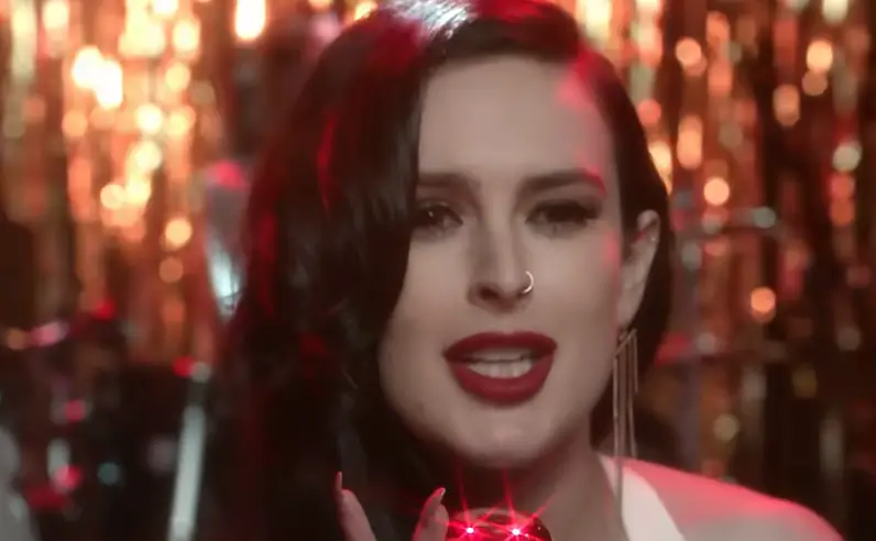 Garde exclusive pour Rumer Willis : père accusé de comportements inquiétants