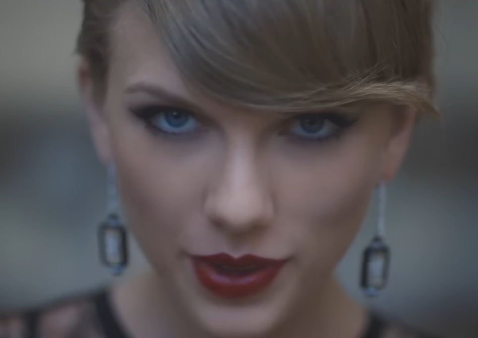 Taylor Swift intronisée au panthéon des auteurs à un âge record