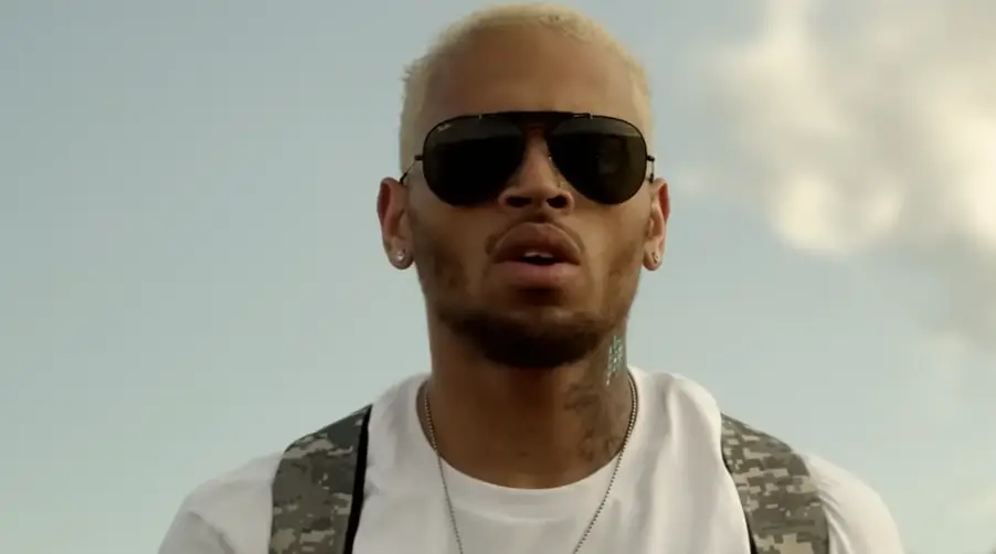 Chris Brown : coupable d’une violente agression à Londres, libéré sous caution