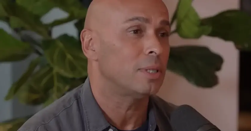« Si c’est drôle, on peut tout dire » : Éric Judor revendique un humour sans tabou