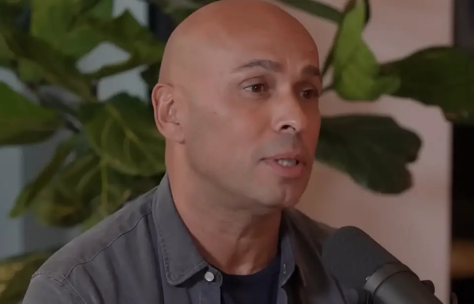 « Si c’est drôle, on peut tout dire » : Éric Judor revendique un humour sans tabou