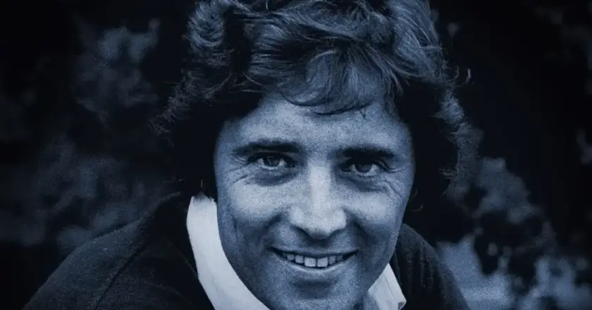 L’incroyable destin de Sacha Distel : Enfant caché, fausse identité et succès fou