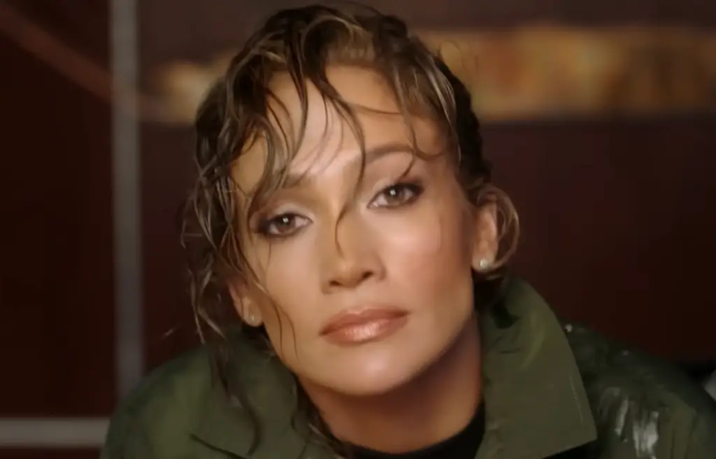 Quand le sosie de J.Lo se retrouve en garde à vue: la toile s’enflamme