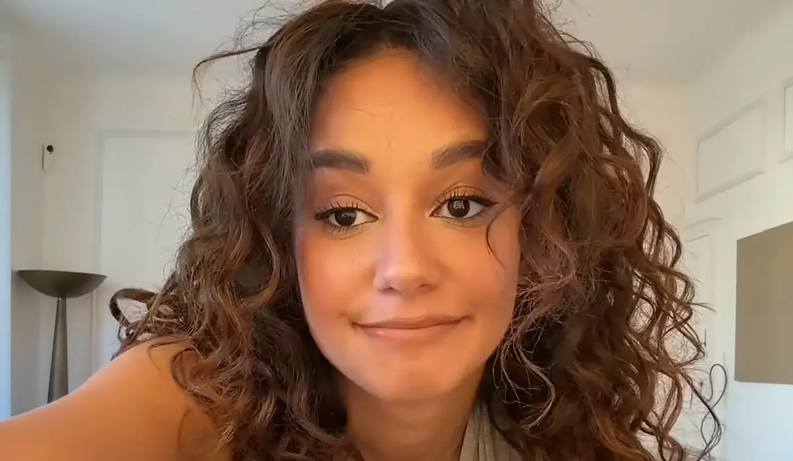 Léna Situations : ses vlogs personnels enflamment le web et Naulleau s’invite
