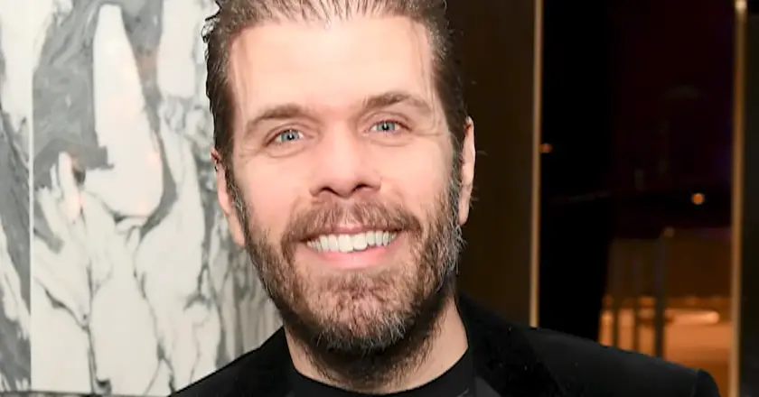 Perez Hilton hospitalisé après automutilation en direct : son état de santé éclairci Perez Hilton hospitalisé après automutilation en direct : son état de santé éclairci